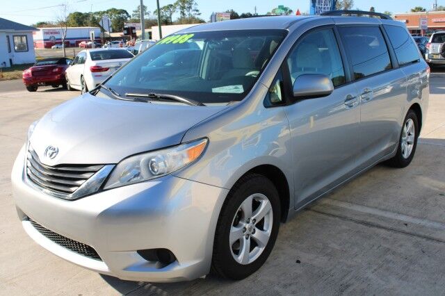 2013 Toyota Sienna LE Melbourne FL