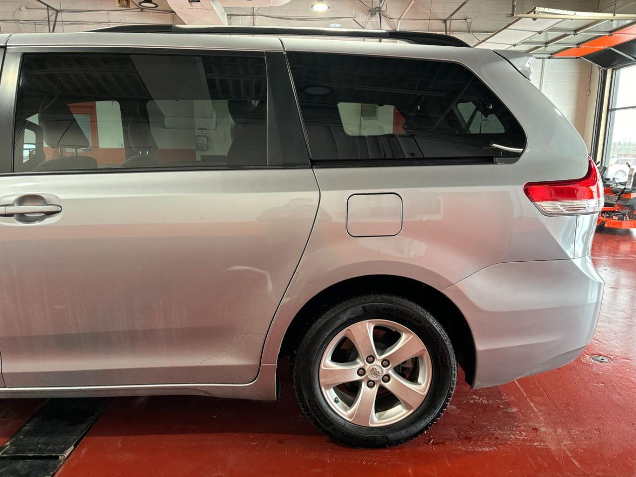 2013 Toyota Sienna LE V6 7 Passenger Auto Access Seat Franklin OH