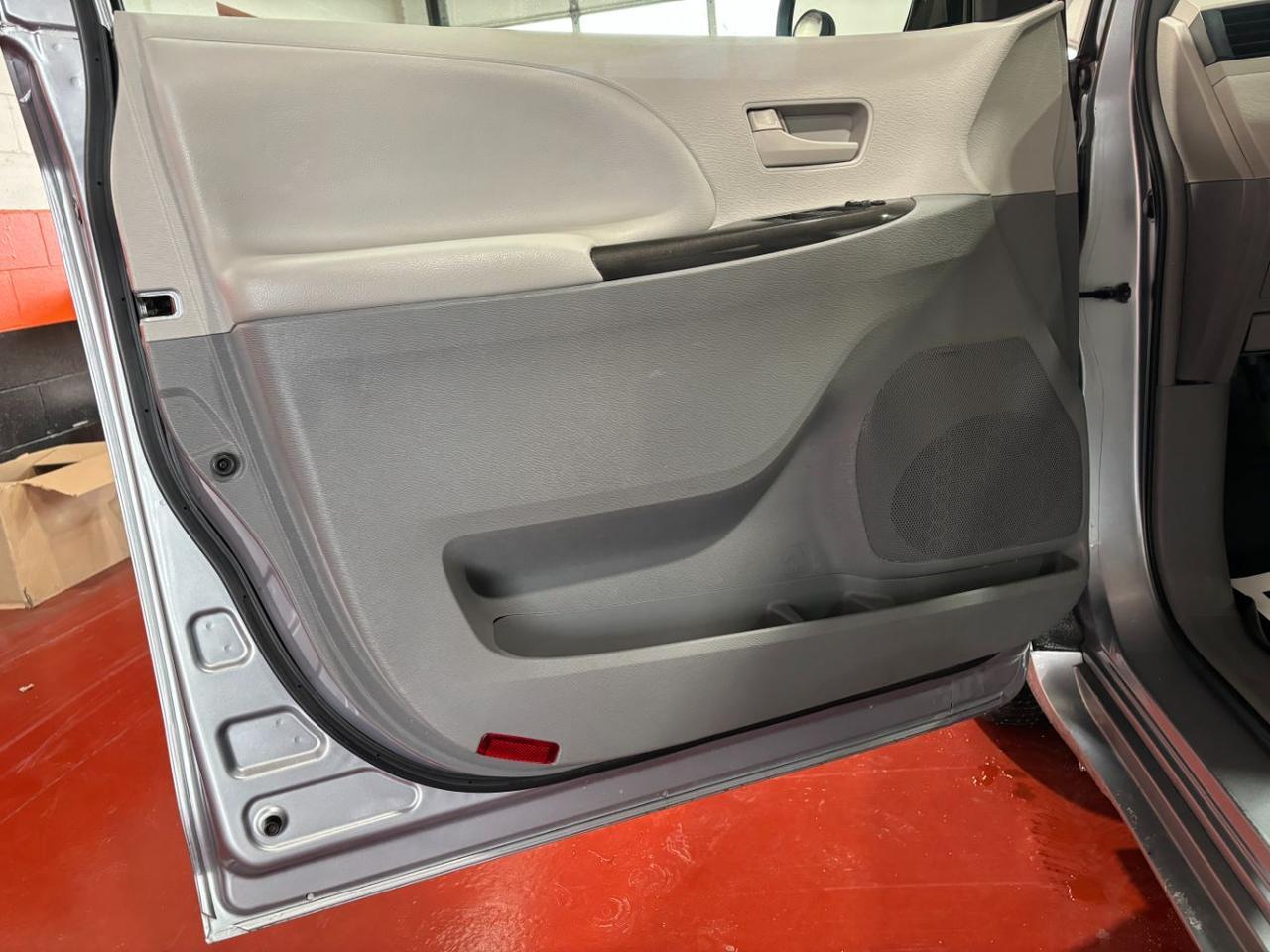 2013 Toyota Sienna LE V6 7 Passenger Auto Access Seat Franklin OH