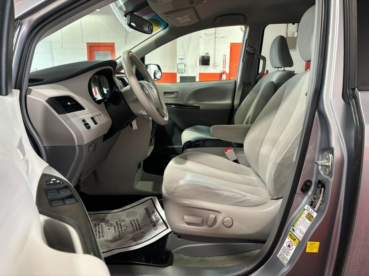 2013 Toyota Sienna LE V6 7 Passenger Auto Access Seat Franklin OH