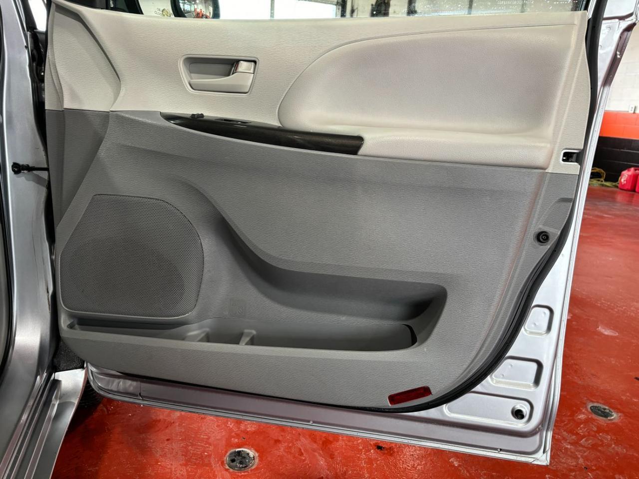 2013 Toyota Sienna LE V6 7 Passenger Auto Access Seat Franklin OH