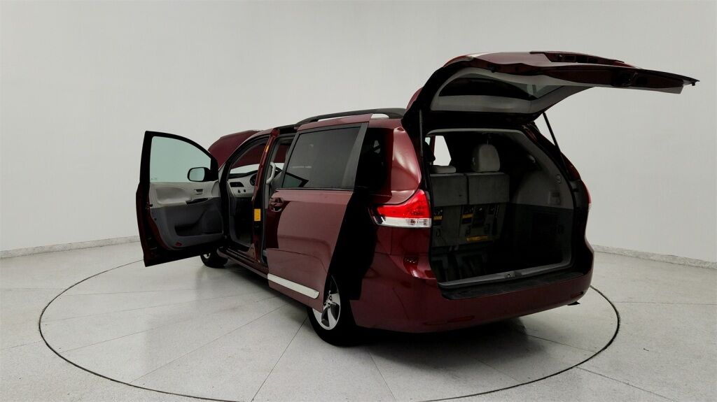 2013 Toyota Sienna LE Laurel MD