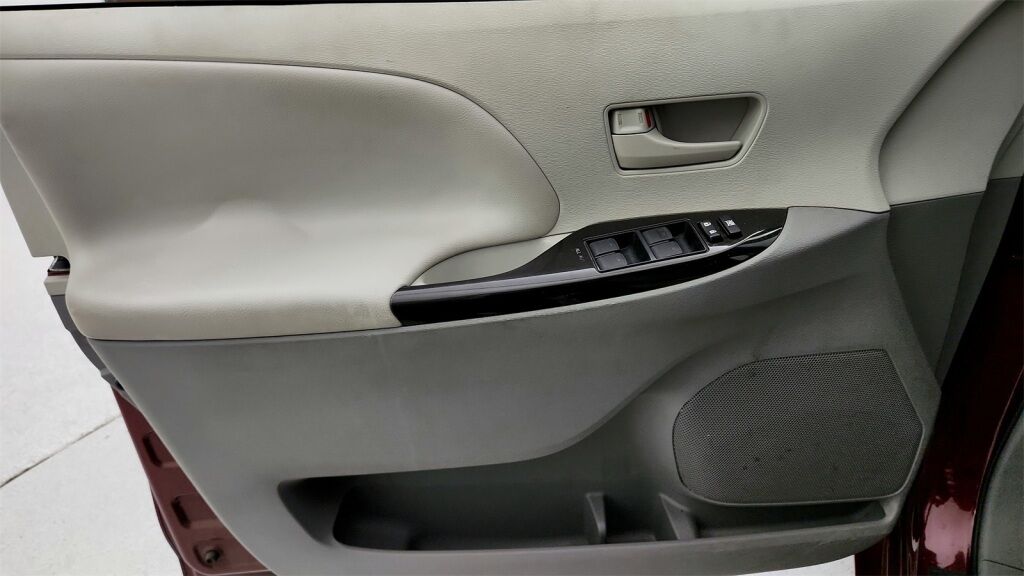 2013 Toyota Sienna LE Laurel MD
