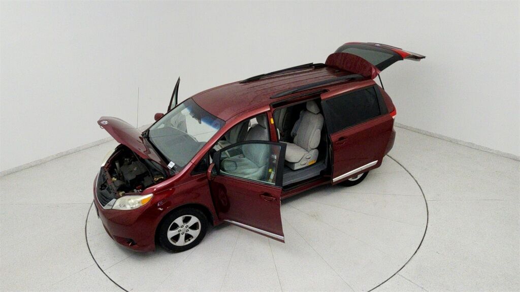 2013 Toyota Sienna LE Laurel MD