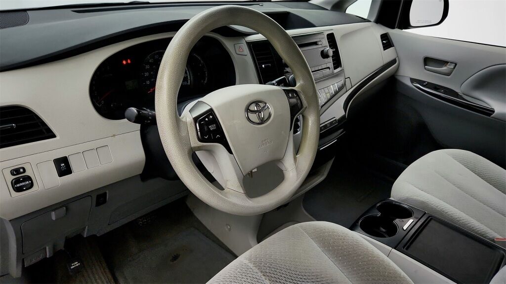 2013 Toyota Sienna LE Laurel MD