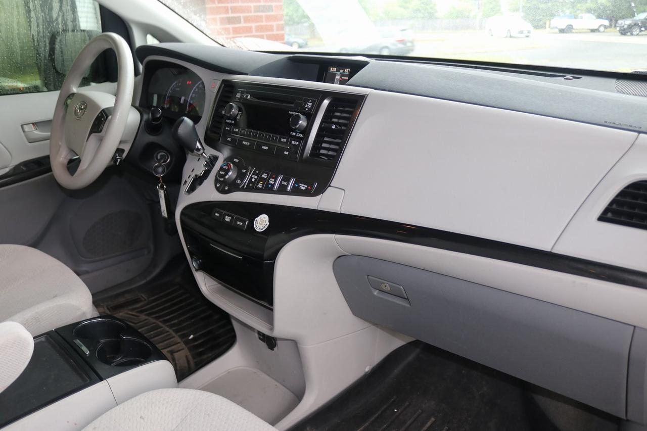 2013 Toyota Sienna LE Fredericksburg VA