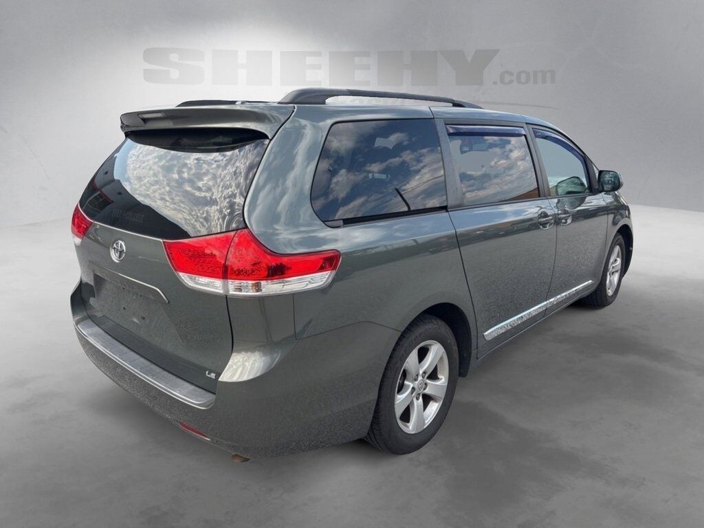 2013 Toyota Sienna LE