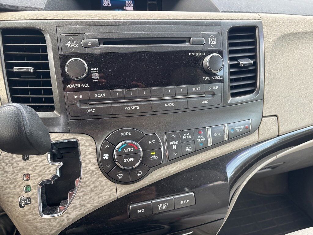 2013 Toyota Sienna LE