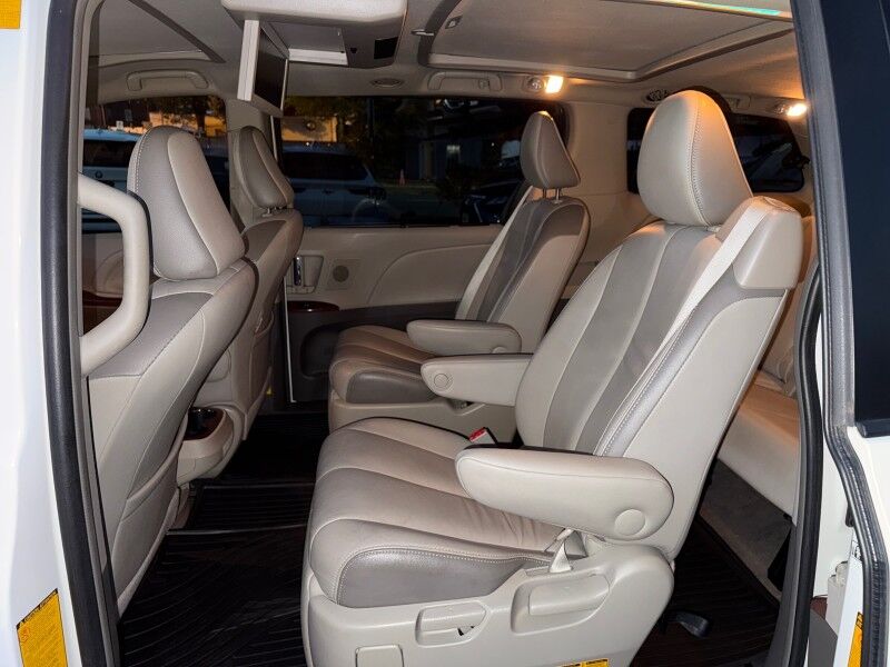 2013 Toyota Sienna Limited 7-Passenger Arlington VA