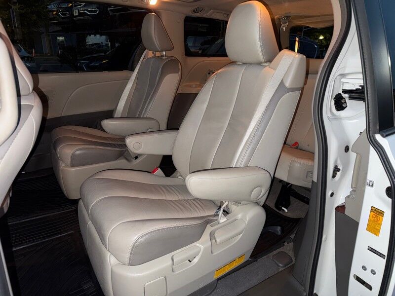 2013 Toyota Sienna Limited 7-Passenger Arlington VA