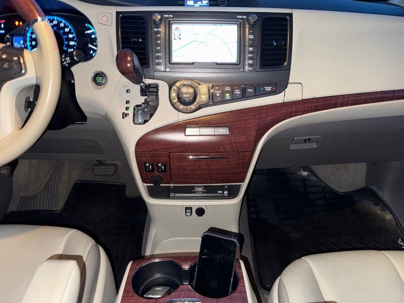 2013 Toyota Sienna Limited 7-Passenger Arlington VA