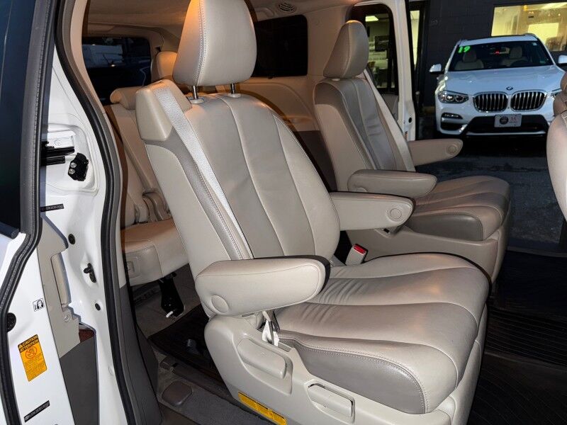 2013 Toyota Sienna Limited 7-Passenger Arlington VA