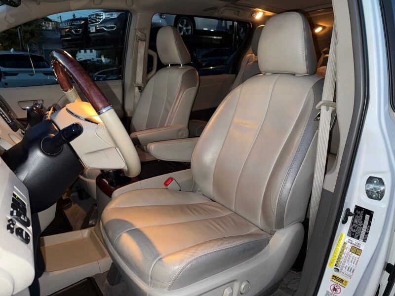 2013 Toyota Sienna Limited 7-Passenger Arlington VA
