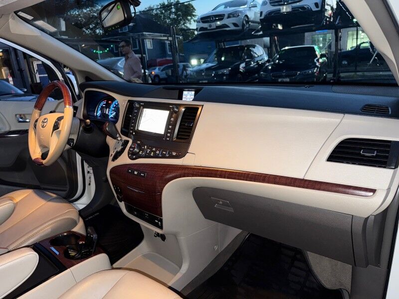 2013 Toyota Sienna Limited 7-Passenger Arlington VA