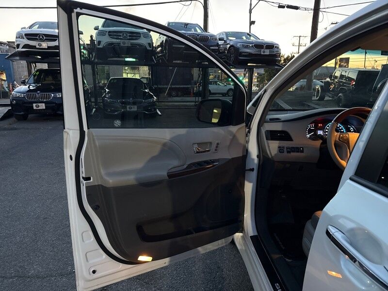 2013 Toyota Sienna Limited 7-Passenger Arlington VA