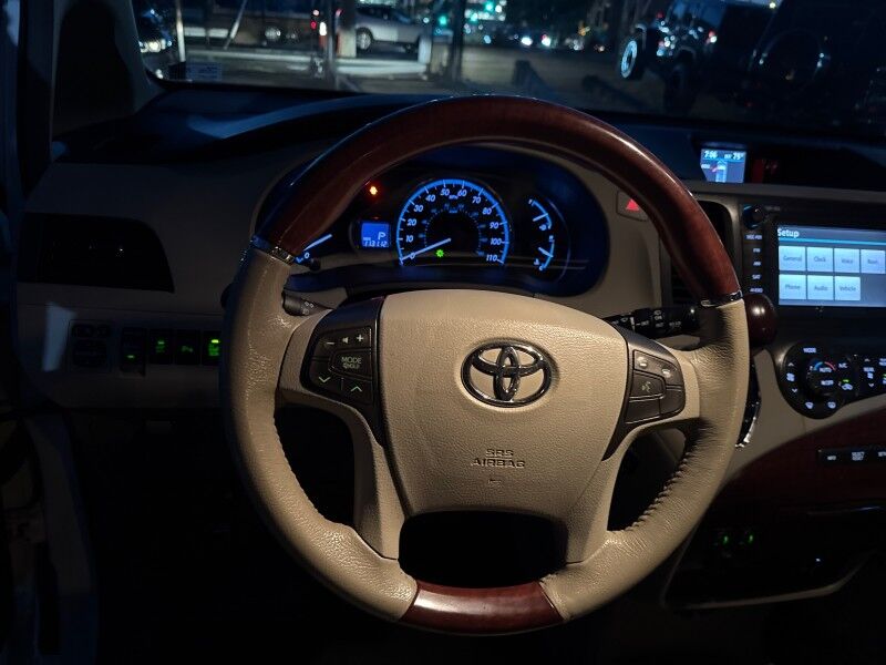 2013 Toyota Sienna Limited 7-Passenger Arlington VA