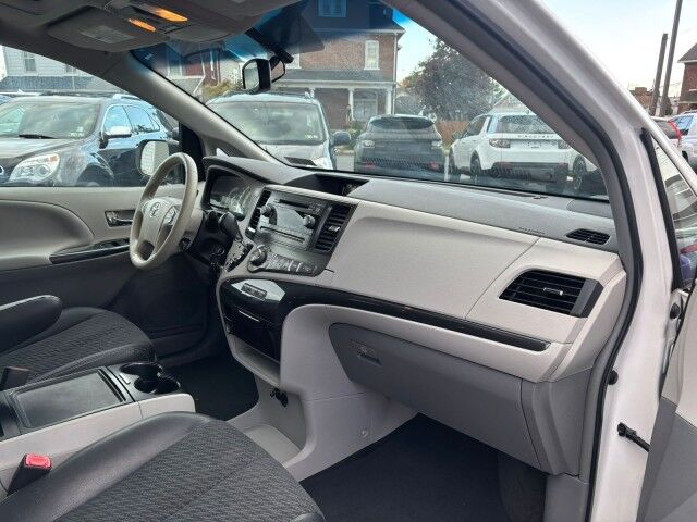 2013 Toyota Sienna SE Whitehall PA 2013 Toyota Sienna SE Whitehall PA