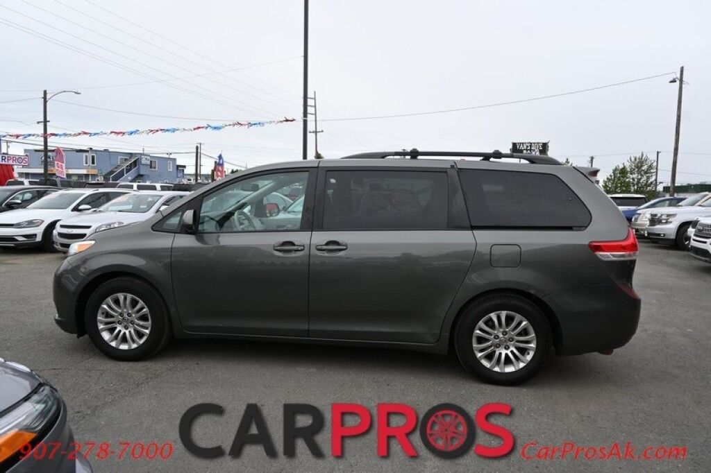 2013 Toyota Sienna XLE - 3.5L V6 - Automatic - FWD - Heated Front Leather Seats - Power Windows & Door Locks - Backup Camera - Blind Spot Monitor - Keyless Entry - Sunroof - Tow Package Anchorage AK