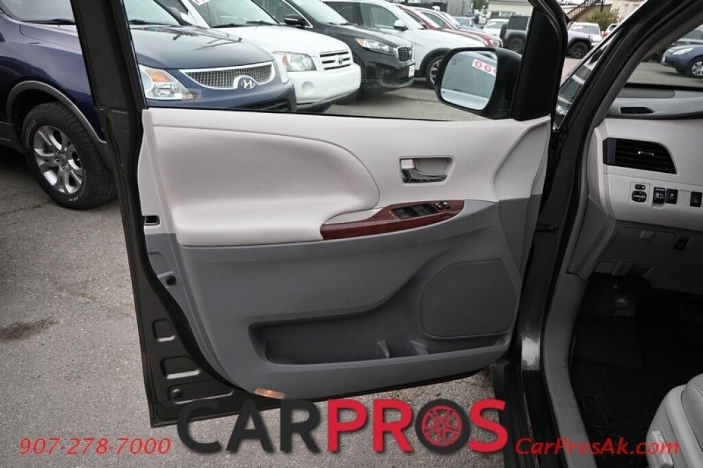 2013 Toyota Sienna XLE - Power & Heated Leather Seats - Power Sliding Doors - Seats 8 - Backup Camera - Blind Spot Monitor - Keyless Entry - Sunroof - Power Liftgate - Tow Package Anchorage AK