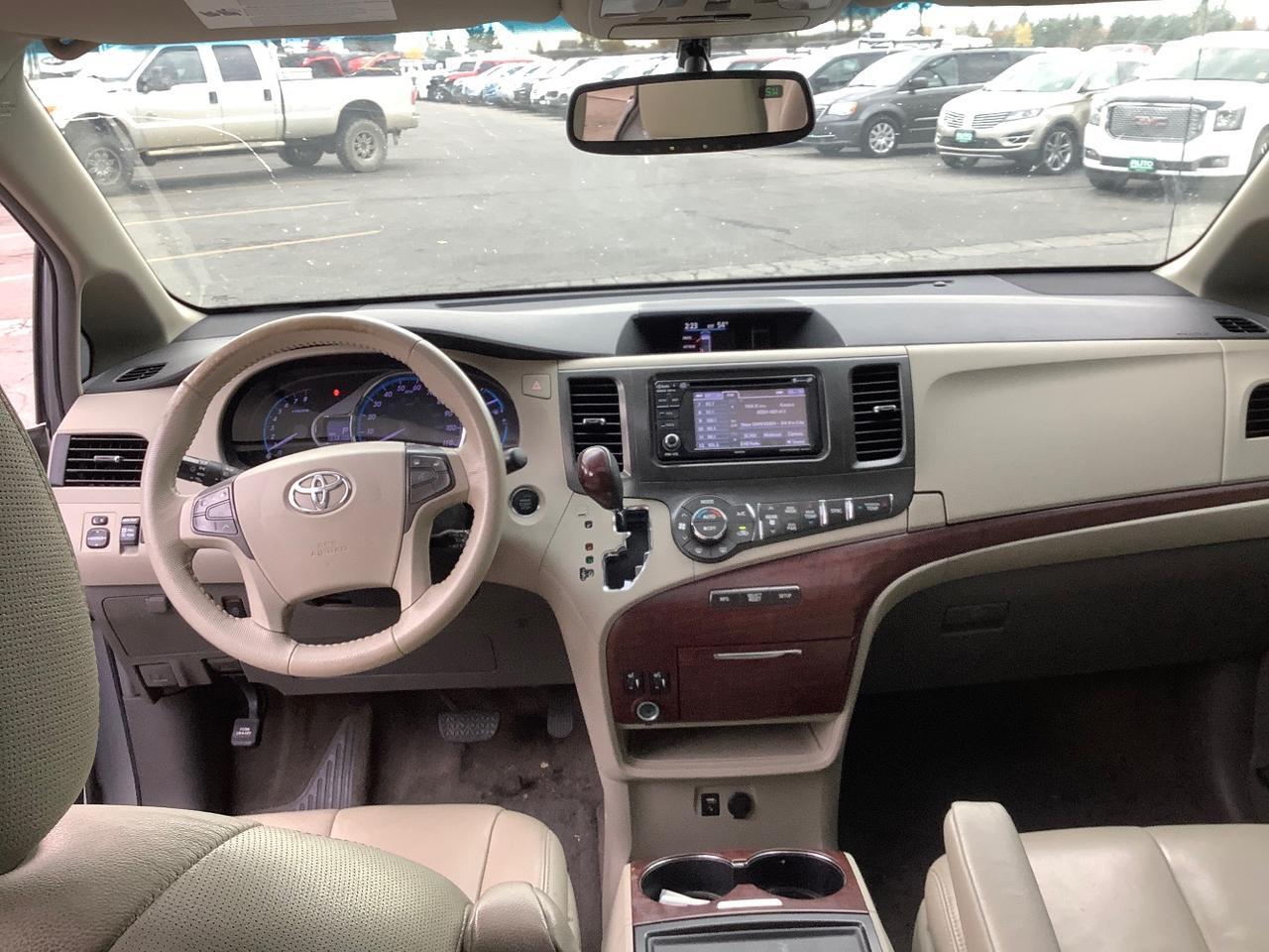 2013 Toyota Sienna XLE 8 PASSENGER Hayden ID