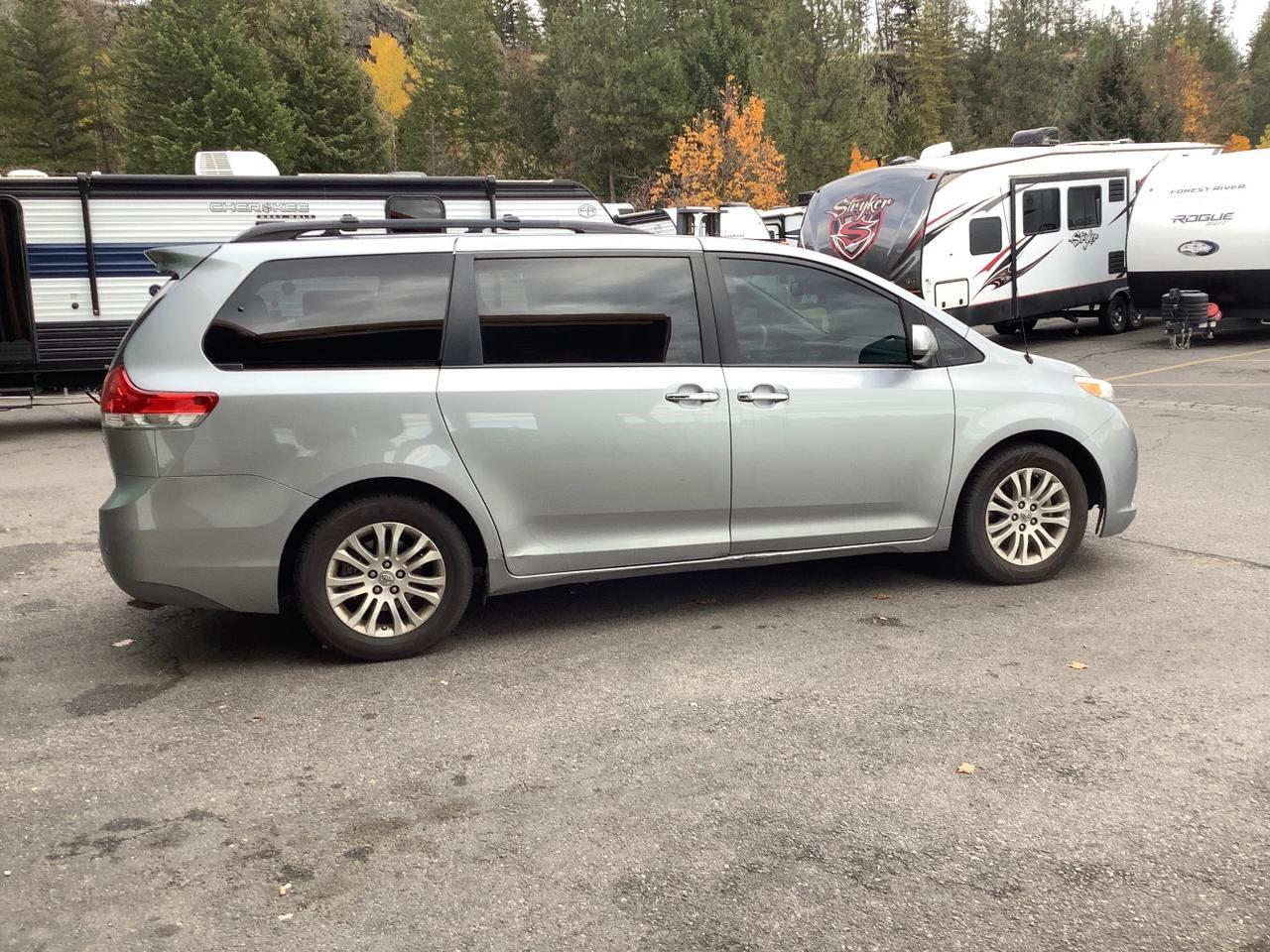 2013 Toyota Sienna XLE 8 PASSENGER Hayden ID