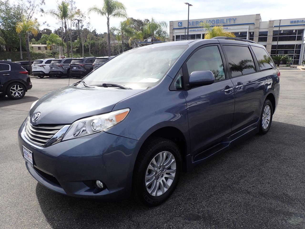 2013 Toyota Sienna XLE