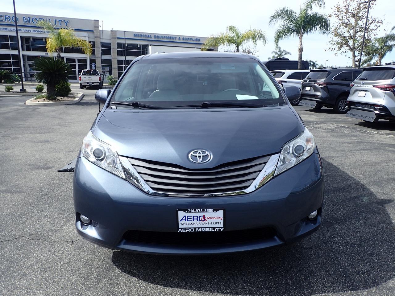 2013 Toyota Sienna XLE