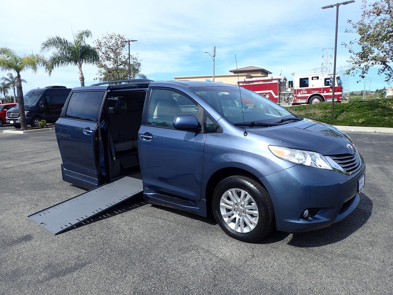 2013 Toyota Sienna XLE