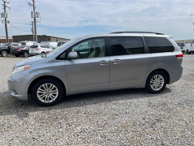 2013 Toyota Sienna XLE