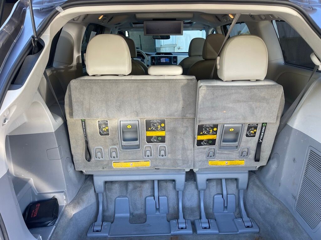 2013 Toyota Sienna XLE Orange MA