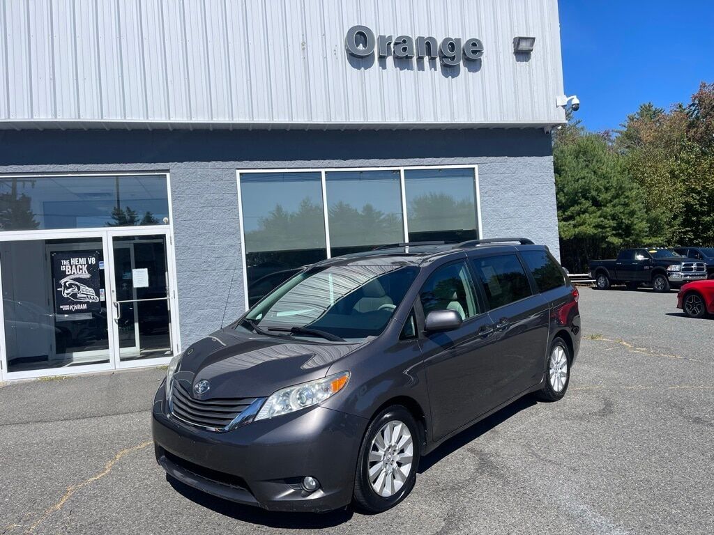 2013 Toyota Sienna XLE