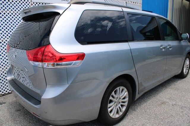 2013 Toyota Sienna XLE