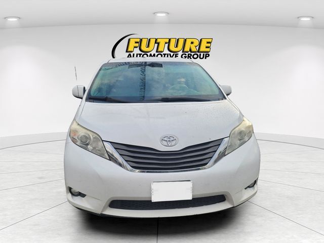 2013 Toyota Sienna XLE