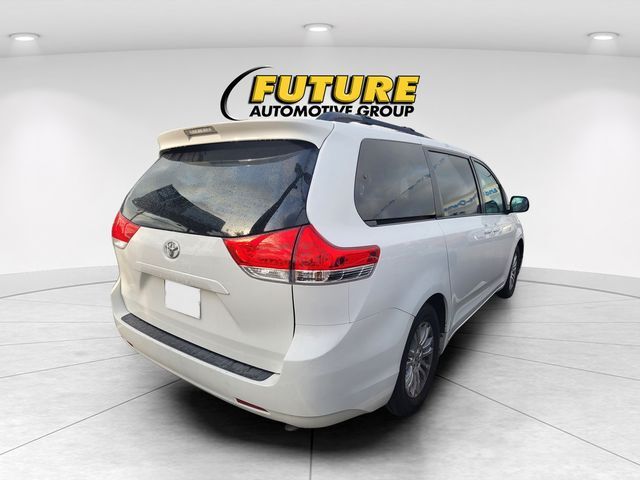 2013 Toyota Sienna XLE