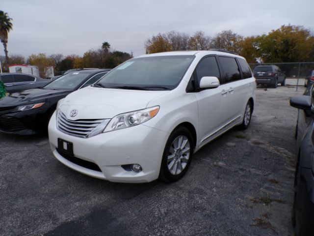 2013 Toyota Sienna XLE V6 7 Passenger Auto Access Seat | Limited V6 7 Passenger | XLE V6 8 Pas San Antonio TX