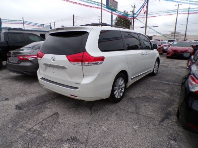 2013 Toyota Sienna XLE V6 7 Passenger Auto Access Seat | Limited V6 7 Passenger | XLE V6 8 Pas San Antonio TX