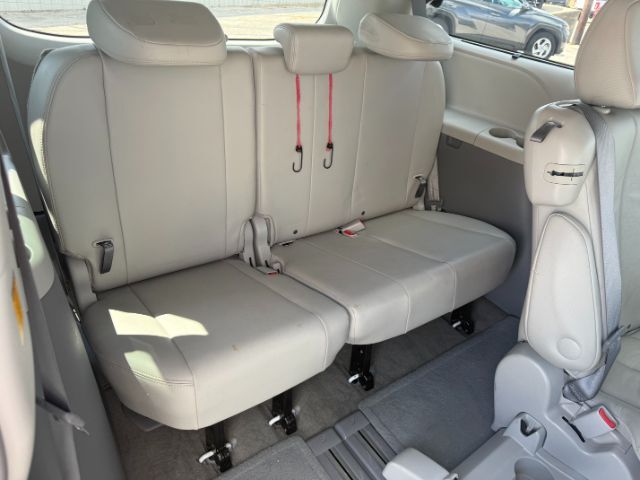 2013 Toyota Sienna XLE V6 7 Passenger Auto Access Seat | Limited V6 7 Passenger | XLE V6 8 Pas Terrell TX