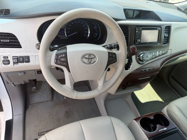 2013 Toyota Sienna XLE V6 7 Passenger Auto Access Seat | Limited V6 7 Passenger | XLE V6 8 Pas Terrell TX