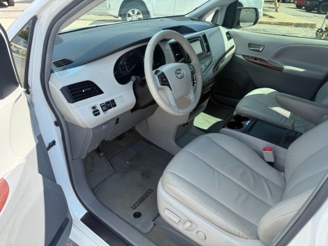 2013 Toyota Sienna XLE V6 7 Passenger Auto Access Seat | Limited V6 7 Passenger | XLE V6 8 Pas Terrell TX
