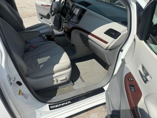 2013 Toyota Sienna XLE V6 7 Passenger Auto Access Seat | Limited V6 7 Passenger | XLE V6 8 Pas Terrell TX
