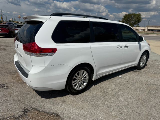 2013 Toyota Sienna XLE V6 7 Passenger Auto Access Seat | Limited V6 7 Passenger | XLE V6 8 Pas Terrell TX