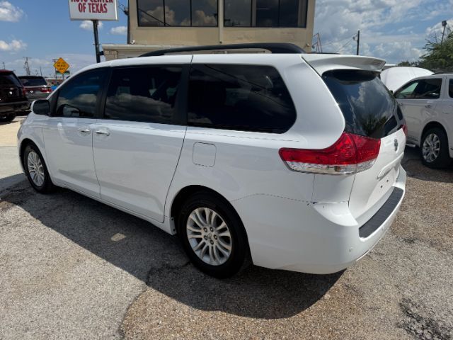 2013 Toyota Sienna XLE V6 7 Passenger Auto Access Seat | Limited V6 7 Passenger | XLE V6 8 Pas Terrell TX