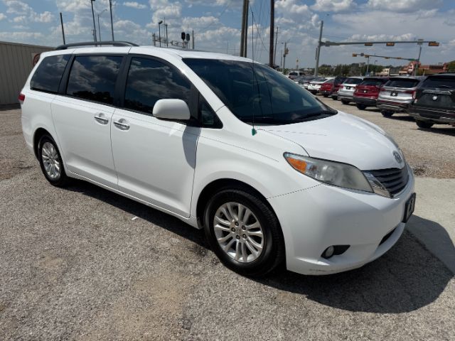 2013 Toyota Sienna XLE V6 7 Passenger Auto Access Seat | Limited V6 7 Passenger | XLE V6 8 Pas Terrell TX