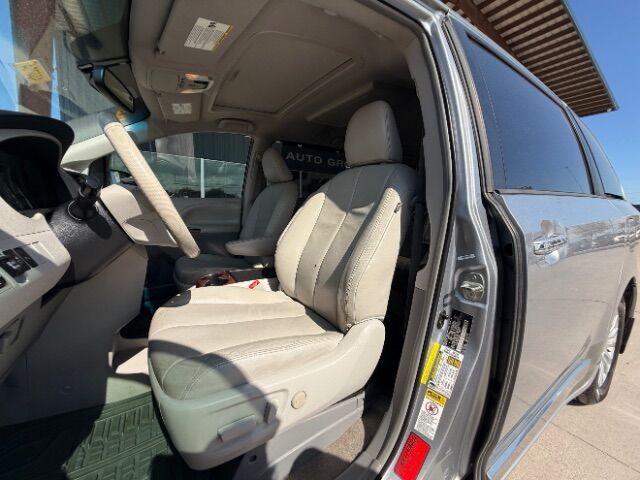 2013 Toyota Sienna XLE V6 8 Passenger Round Rock TX