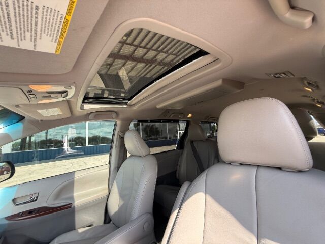 2013 Toyota Sienna XLE V6 8 Passenger Round Rock TX