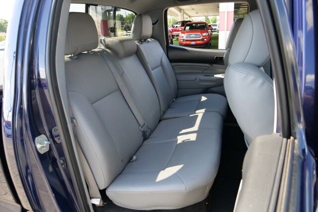 2013 Toyota Tacoma 4X4 / Limited Package / Tow Package! High Point NC