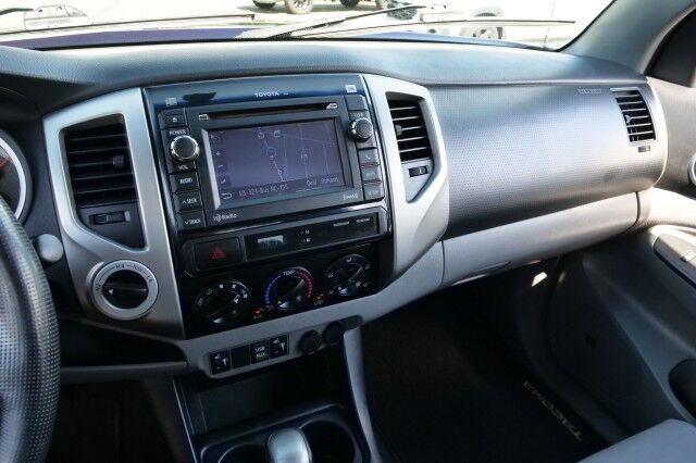 2013 Toyota Tacoma 4X4 / Limited Package / Tow Package! High Point NC