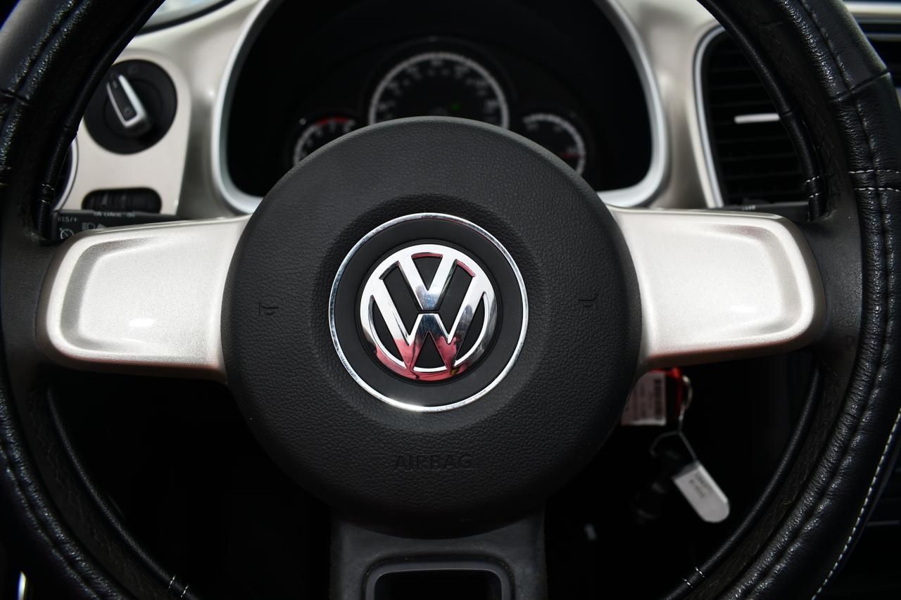 2013 VOLKSWAGEN BEETLE Houston TX