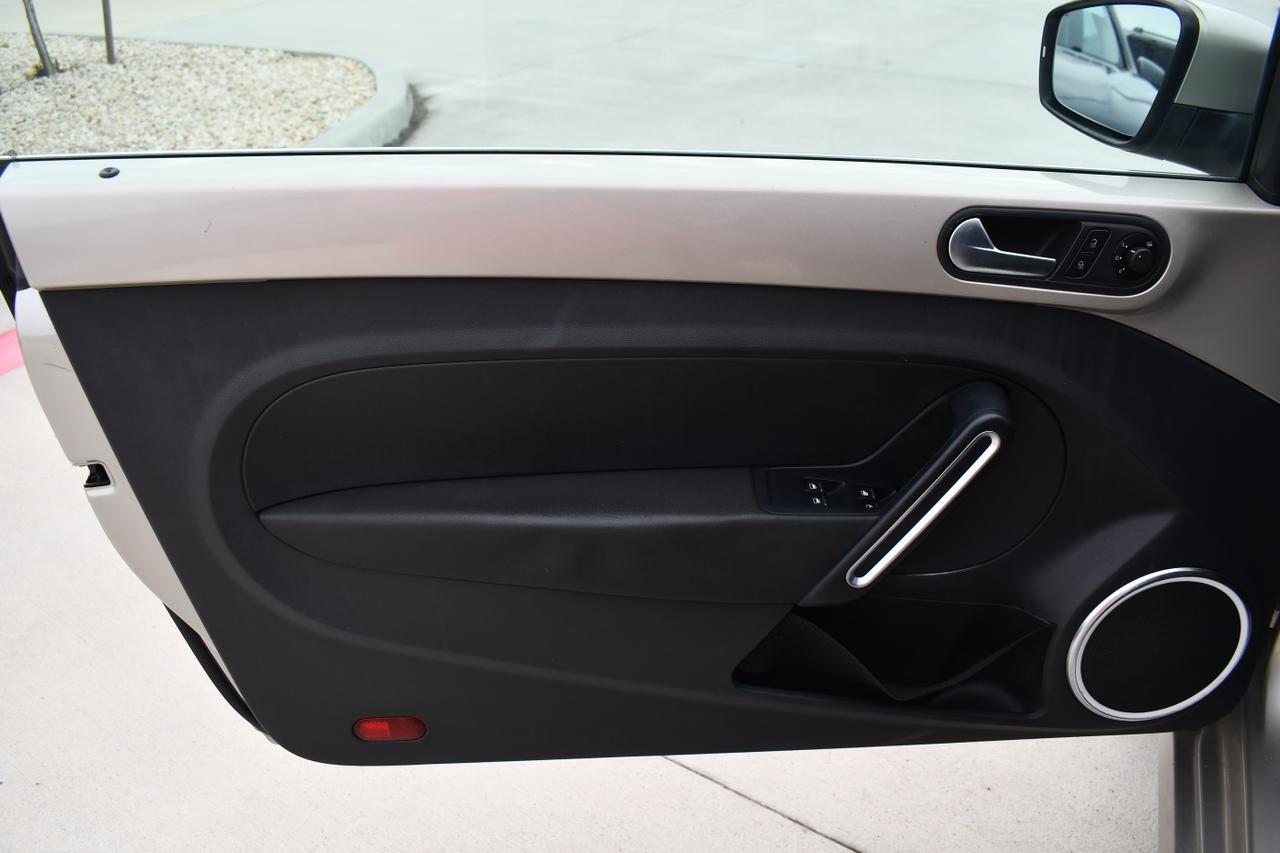 2013 VOLKSWAGEN BEETLE Houston TX