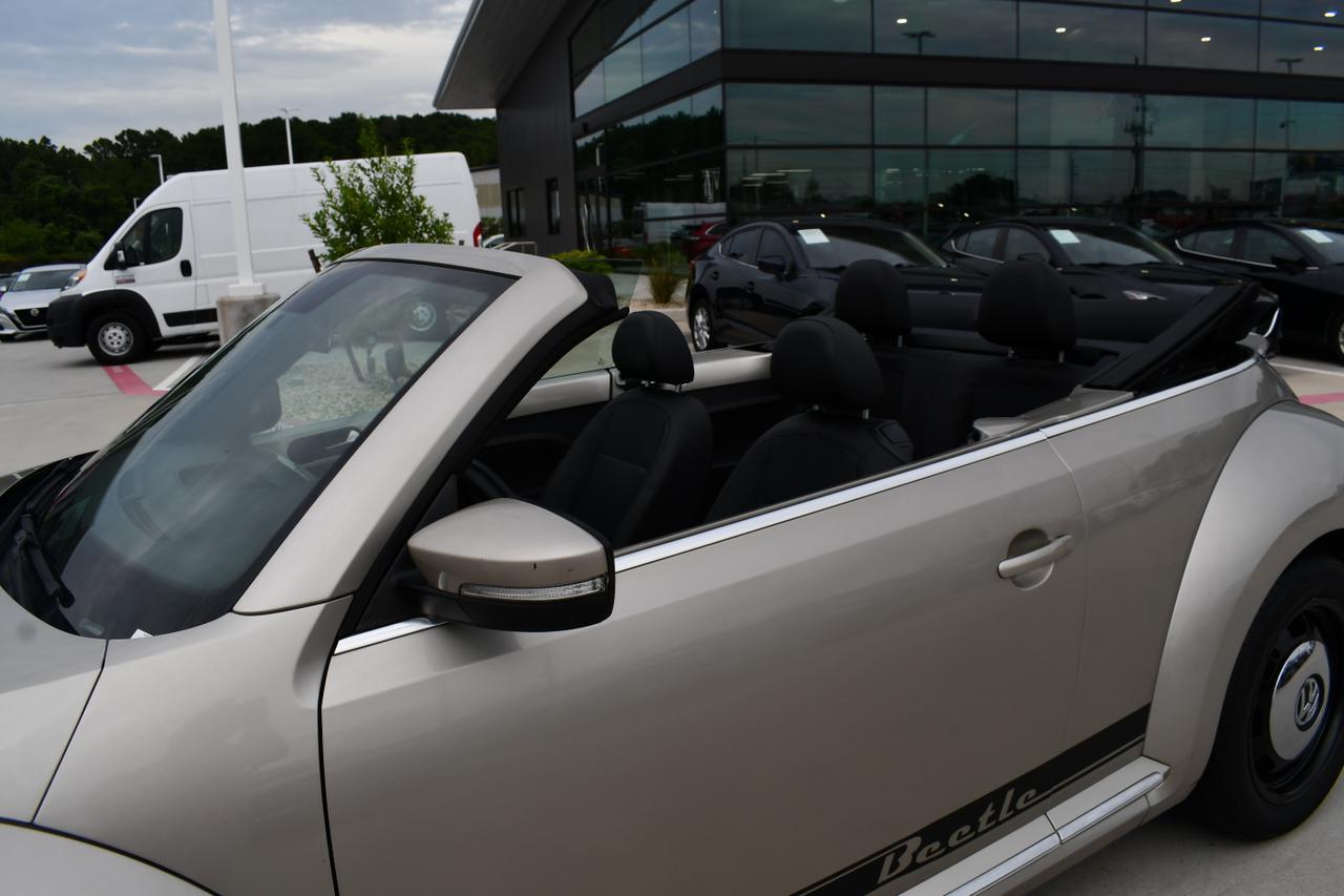 2013 VOLKSWAGEN BEETLE Houston TX